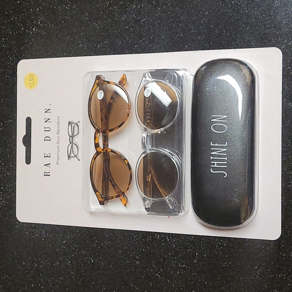 Rae Dunn Accessories - 🕶Rae Dunn Sun Readers